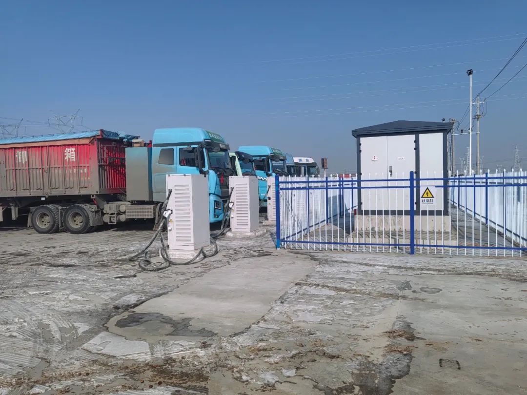 双枪同充重卡车