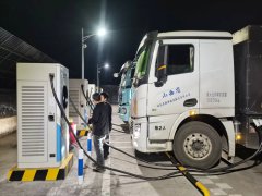 如何选择适合425度重卡车的充电桩？