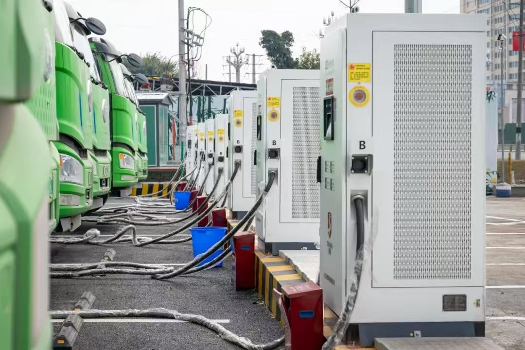 重卡充电桩双枪同充