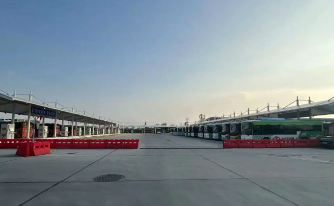 潜江实现城乡公交“充电自由”