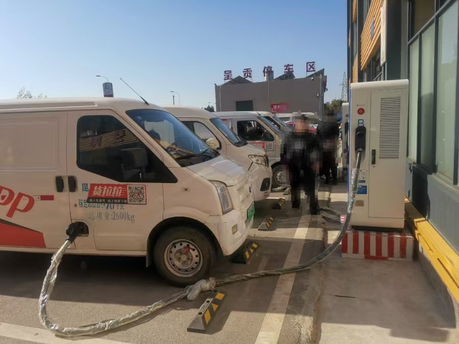 为啥园区新能源物流车不需要用非常大的快充桩