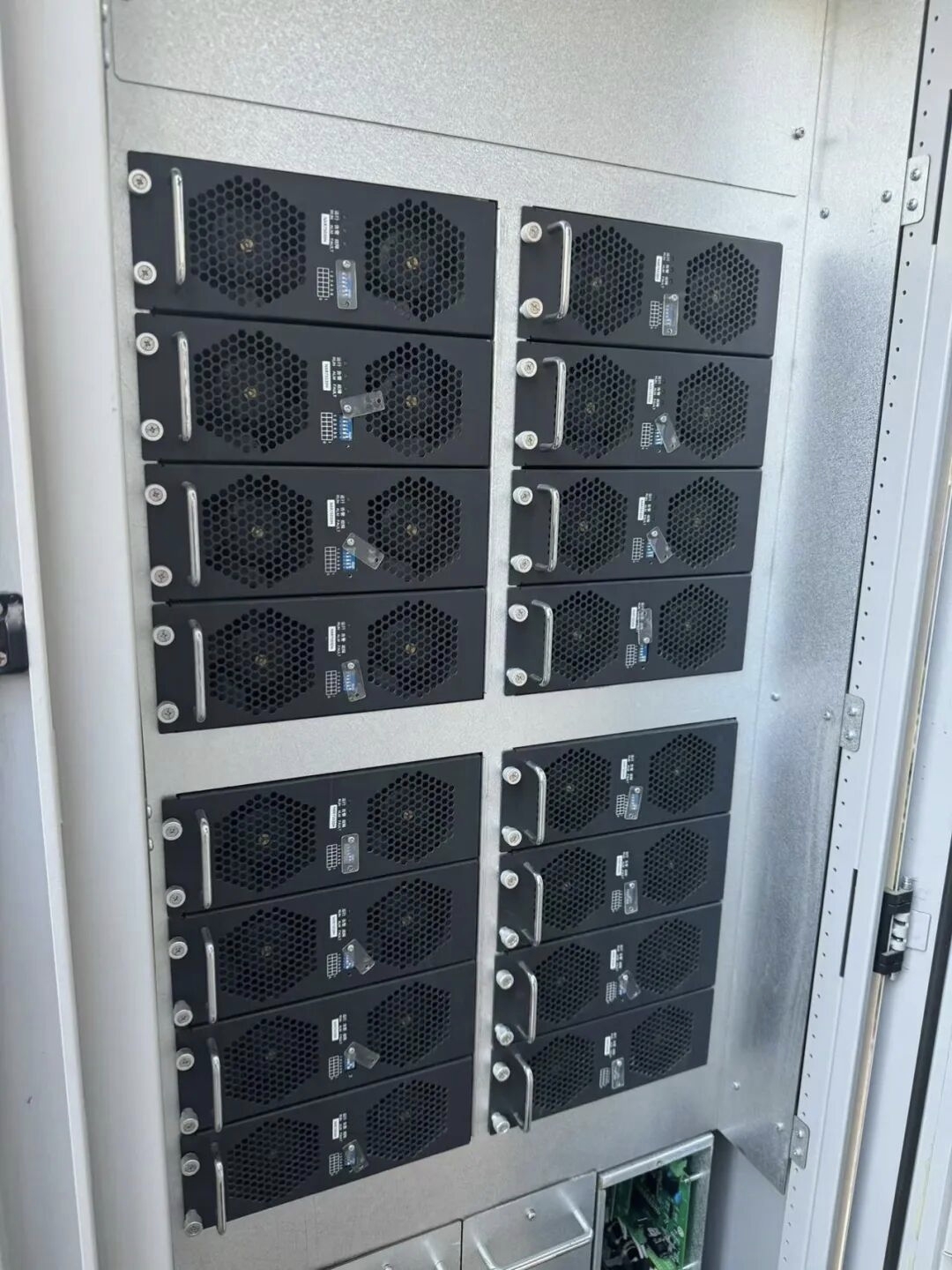 制定一份充电桩模块的维护周期表