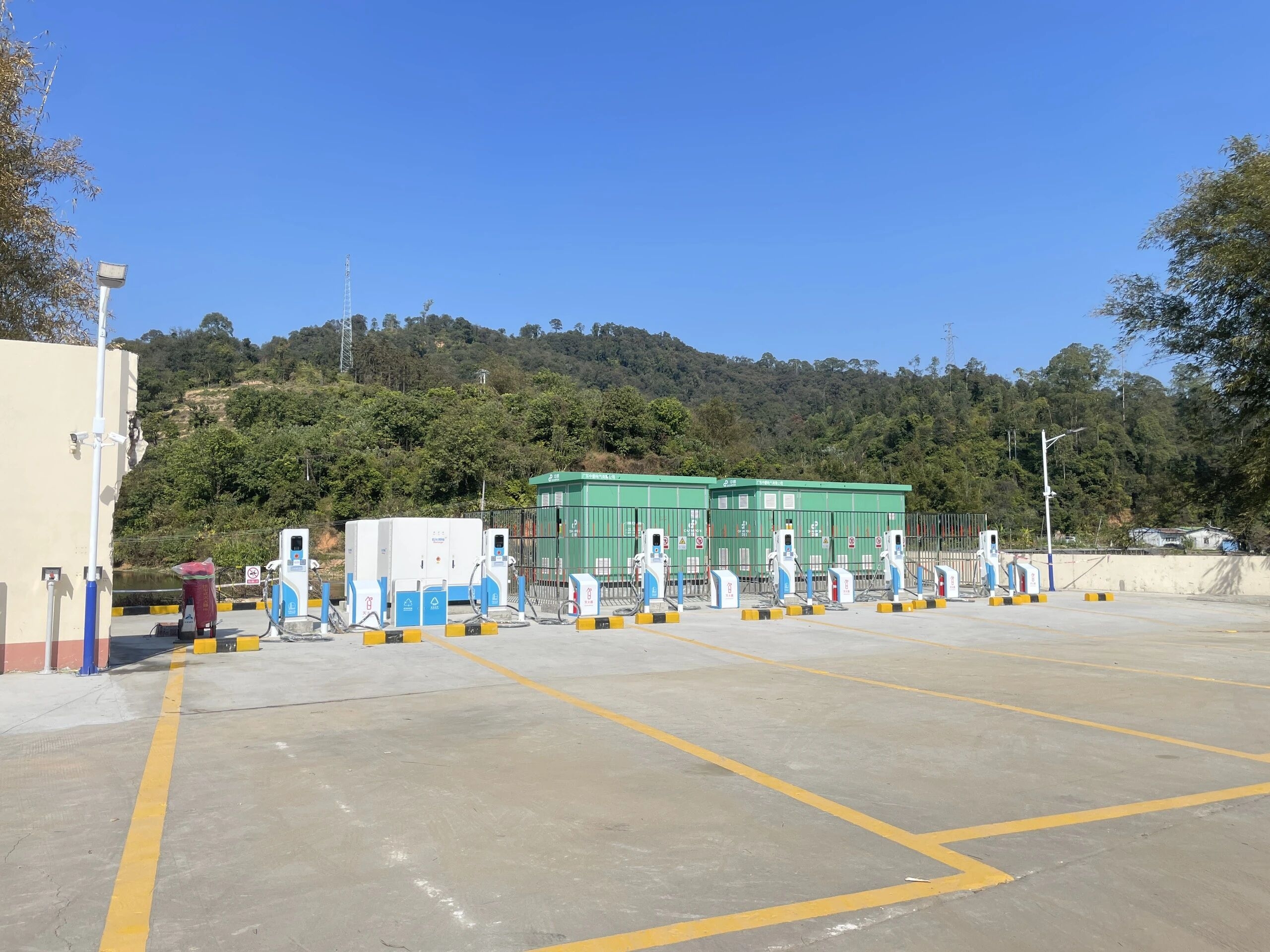 充电桩与变压器